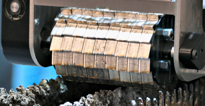 © Bild: BAUMETALL Das Reinigungswerkzeug wurde mit verzahnten und durchgängigen Schneiden ausgestattet