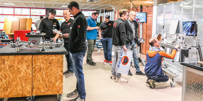 © Bild: BAUMETALL Dachhandwerker in ihrem Element