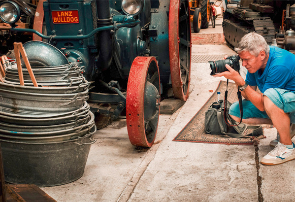 © Bild: Dr. Andreas Zachmann Andreas Buck auf Spurensuche im Fahrzeugmuseum Marxzell