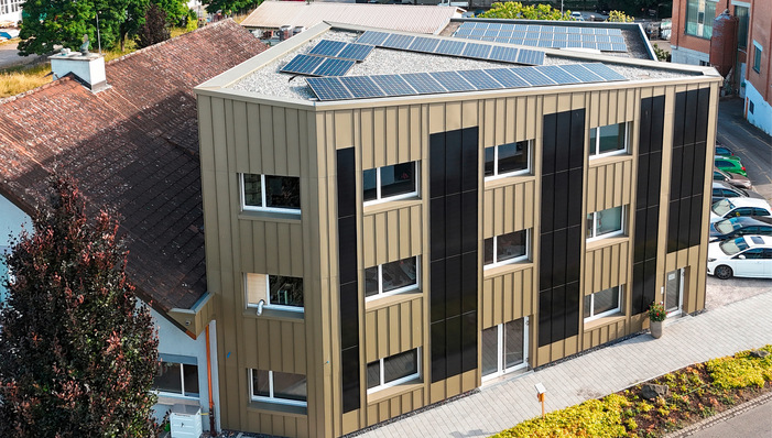 © Bild: P. Dönni, Ziegler-Weber AG So ansprechend und vorbildlich kann moderne Spenglertechnik aussehen